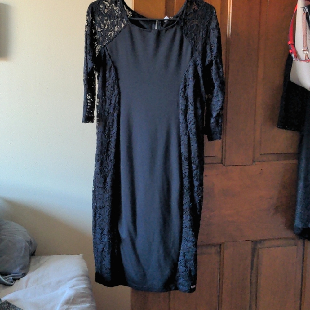 Lace dress with back zip